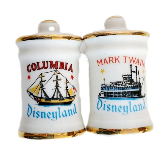 Vintage Disneyland Ships Mark Twain Columbia Salt Pepper Shakers Original Tag - Picture 1 of 6